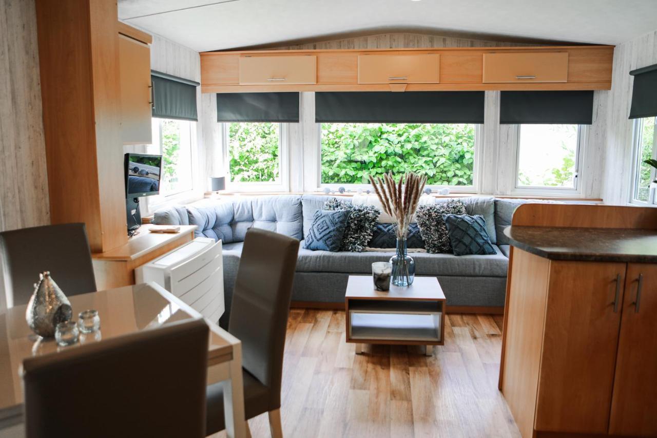 Chalet Op 5* Camping De Paardekreek Kortgene Bagian luar foto