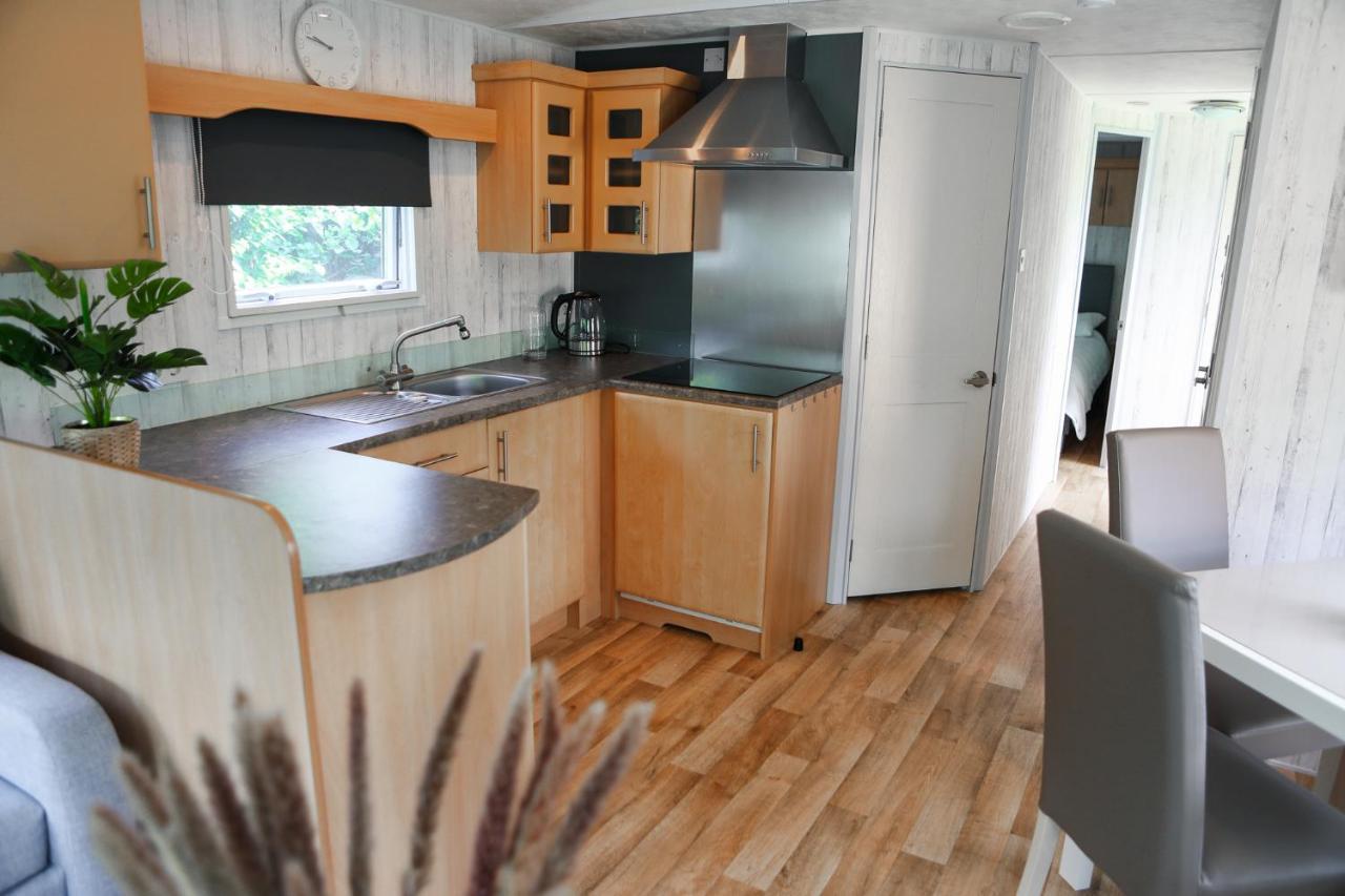 Chalet Op 5* Camping De Paardekreek Kortgene Bagian luar foto