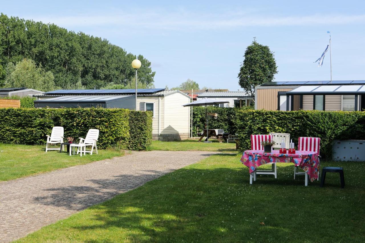 Chalet Op 5* Camping De Paardekreek Kortgene Bagian luar foto