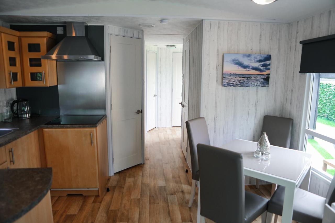 Chalet Op 5* Camping De Paardekreek Kortgene Bagian luar foto