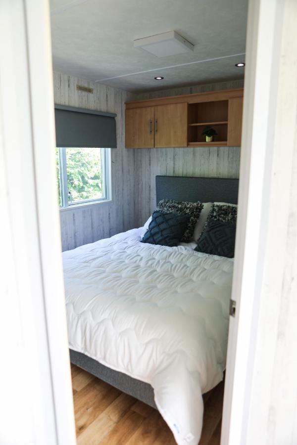 Chalet Op 5* Camping De Paardekreek Kortgene Bagian luar foto