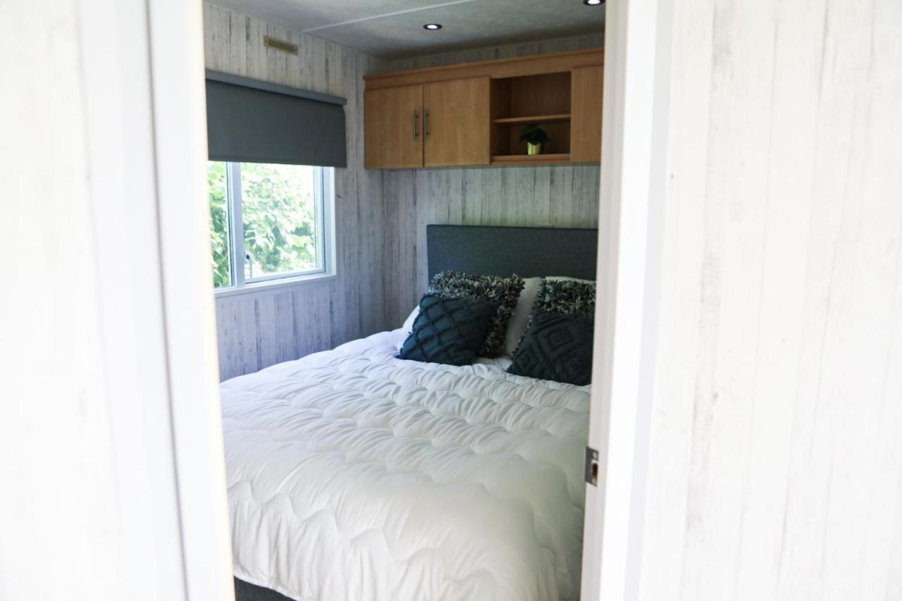 Chalet Op 5* Camping De Paardekreek Kortgene Bagian luar foto